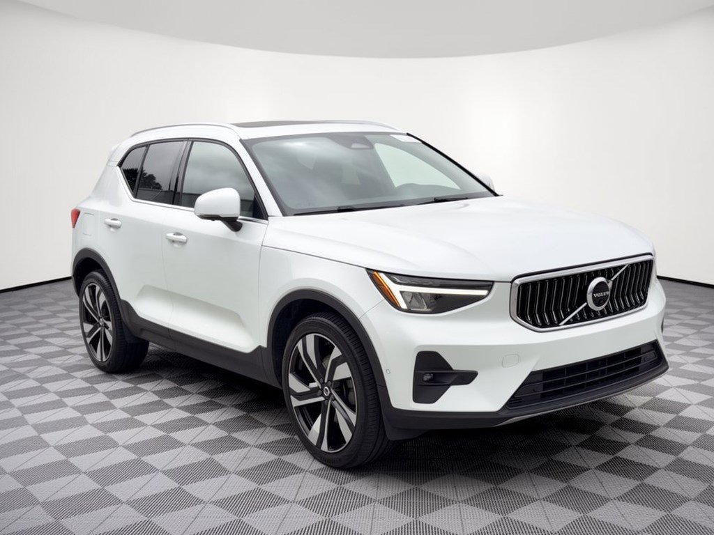 Used 2023 Volvo XC40 B5 Ultimate w/ Protection Package Premier AWD/4WD image 7