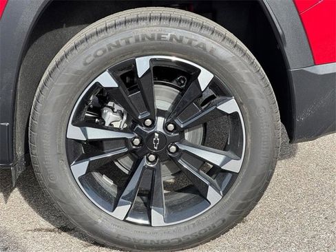 New 2026 Chevrolet Equinox RS w/ LPO, Floor Liner Package image 5