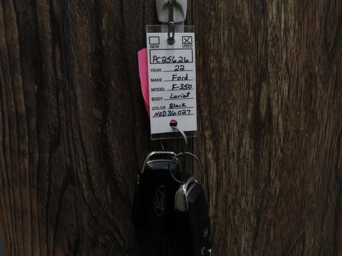 Used 2022 Ford F350 Lariat image 32