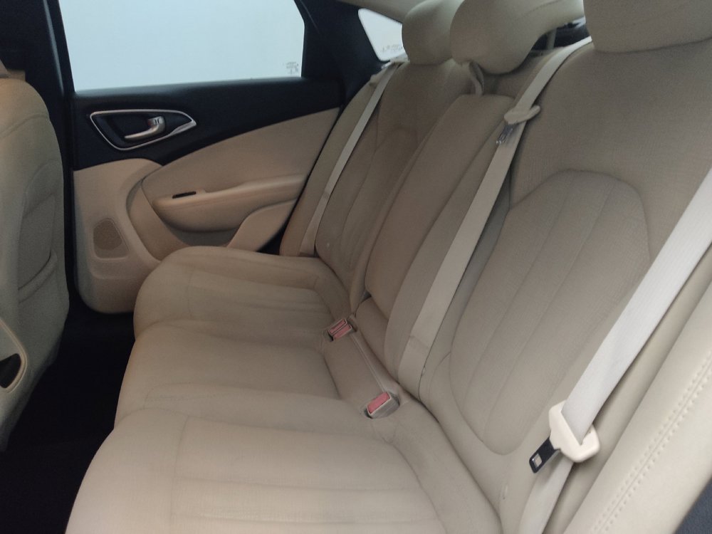 Used 2016 Chrysler 200 Limited FWD image 18