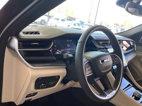 Used 2023 Jeep Grand Cherokee 4xe image 10