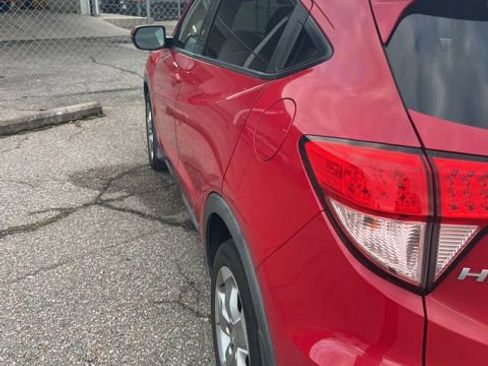 Used 2017 Honda HR-V EX image 14