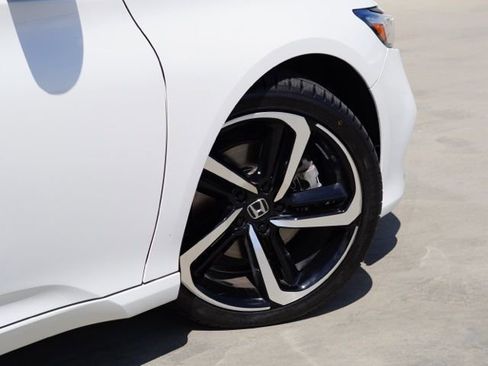 Used 2020 Honda Accord Sport image 8