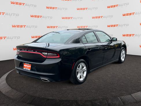 Used 2021 Dodge Charger SXT w/ Leather Interior Group image 5