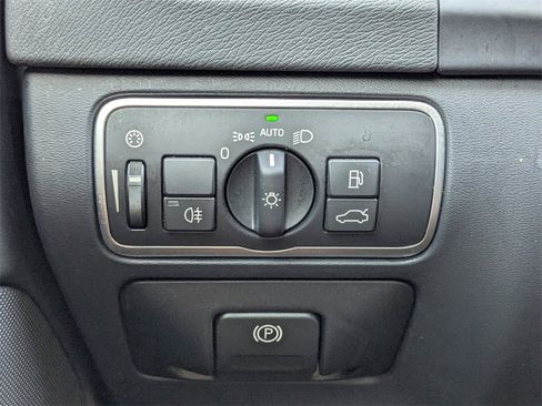 Used 2018 Volvo S60 T5 Dynamic w/ Protection Package image 30