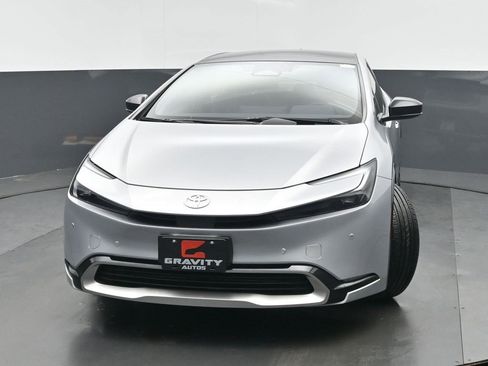 Used 2025 Toyota Prius Plug-In Hybrid image 4