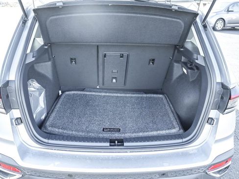 New 2025 Volkswagen Taos SE image 36