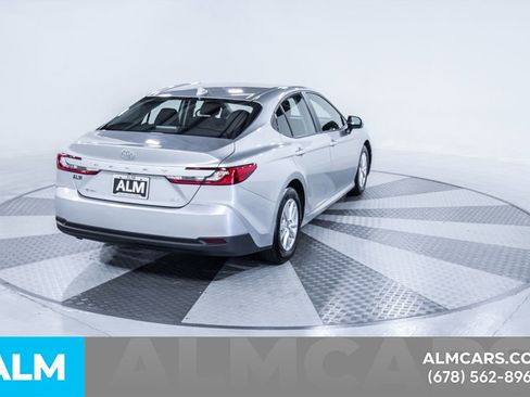 Used 2025 Toyota Camry LE image 9