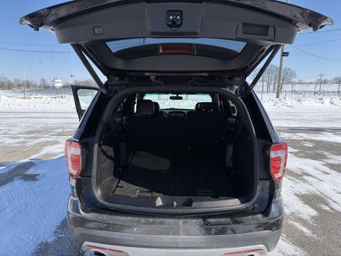 Used 2016 Ford Explorer XLT w/ Equipment Group 202A image 26