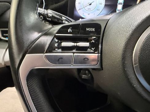 Used 2023 Hyundai Elantra Limited FWD image 15