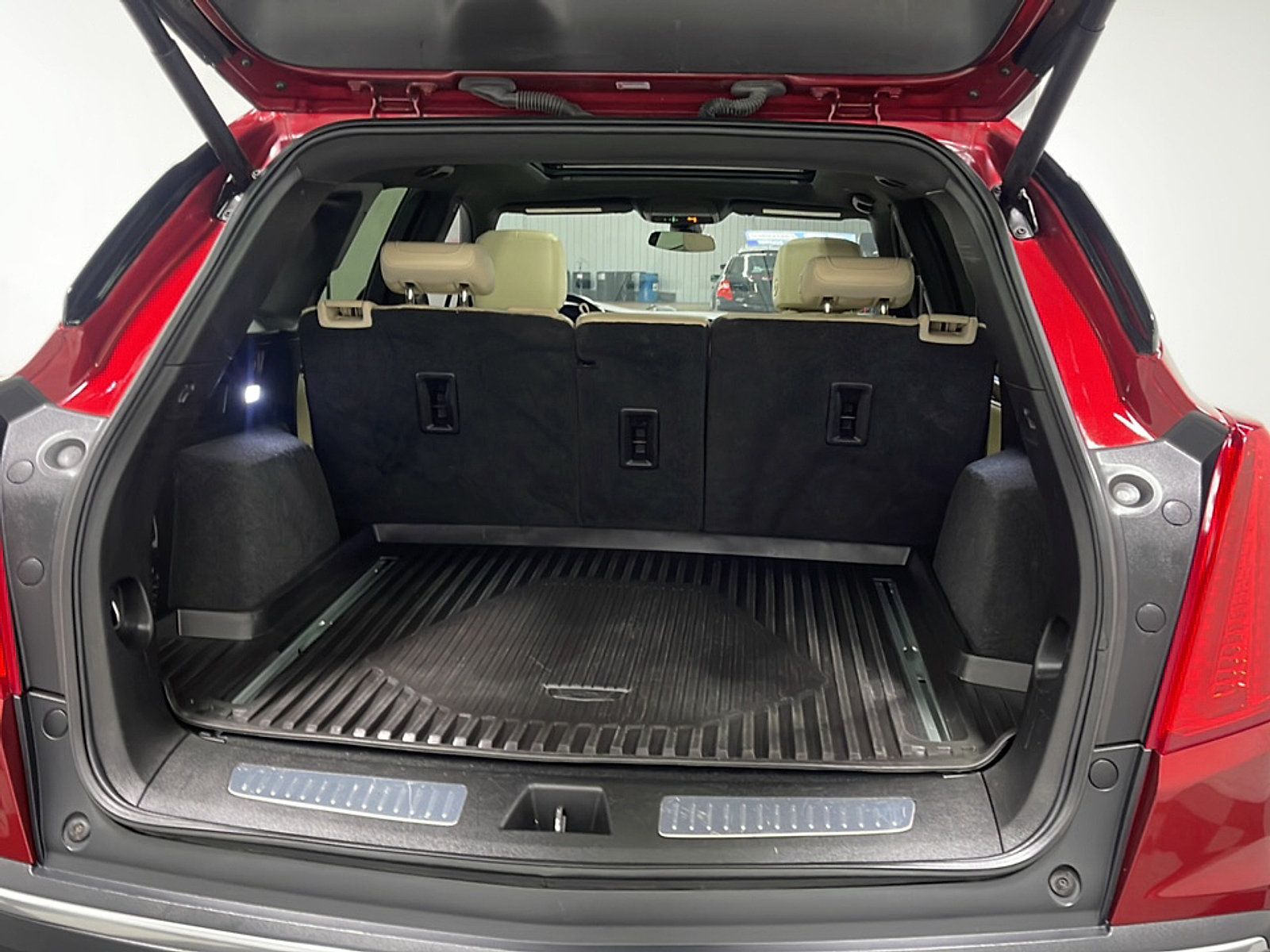 Used 2019 Cadillac XT5 Premium Luxury FWD image 17