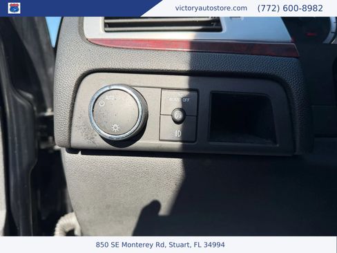 Used 2010 Cadillac Escalade Luxury image 15