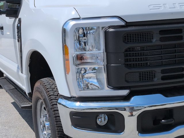 New 2026 Ford F250 XL w/ XL Chrome Package AWD/4WD image 9