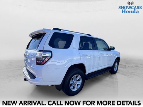 Used 2019 Toyota 4Runner SR5 AWD/4WD image 5