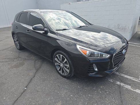 Used 2018 Hyundai Elantra GT FWD image 4