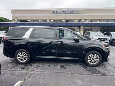Used 2024 Kia Carnival LX FWD image 6