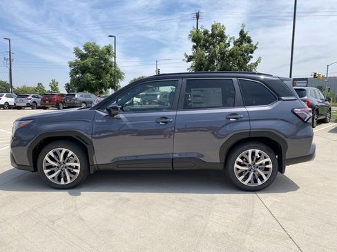 New 2025 Subaru Forester Touring image 2