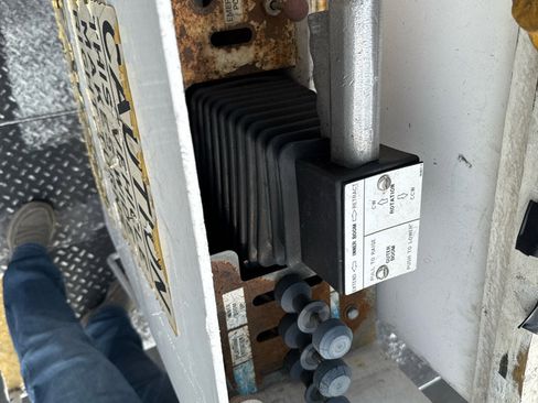 Used 2011 Ford F550 2WD Regular Cab Super Duty w/ Payload Upgrade Pkg image 38