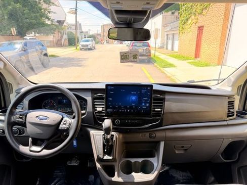 Used 2024 Ford Transit 350 XLT RWD image 23
