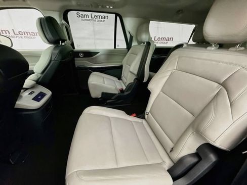 Used 2025 Lincoln Navigator L Reserve AWD/4WD image 26