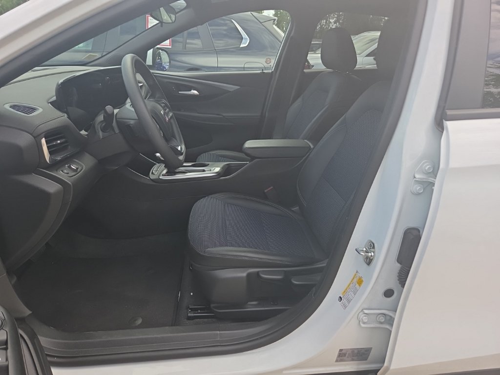 Used 2026 Buick Envista Preferred FWD image 3