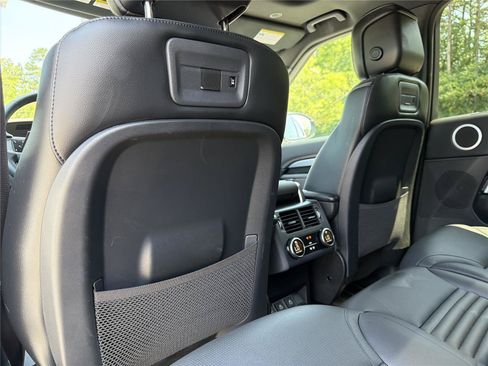 Used 2024 Land Rover Discovery Dynamic SE AWD/4WD image 27
