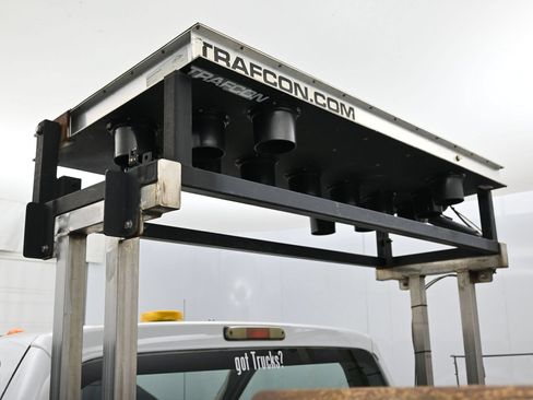 Used 2009 Ford F550 2WD Regular Cab Super Duty image 35