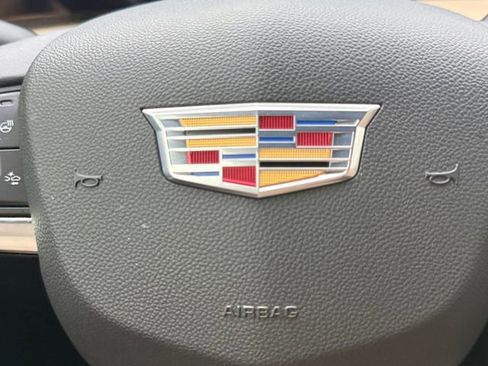 Used 2025 Cadillac XT4 Premium Luxury w/ Cold Weather Package FWD image 5
