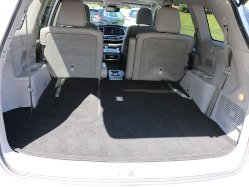Used 2018 Toyota Highlander XLE FWD image 34
