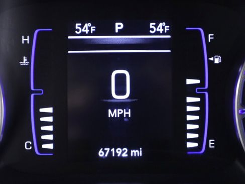 Used 2023 Chrysler Voyager LX FWD image 13