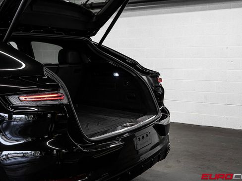 Used 2025 Porsche Cayenne GTS image 14