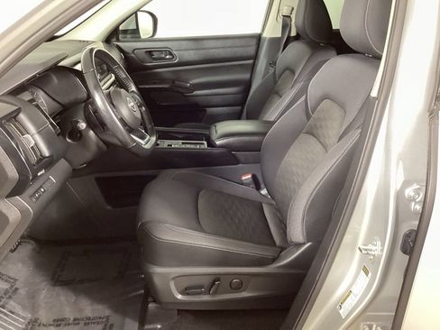 Used 2024 Nissan Pathfinder SV FWD image 10