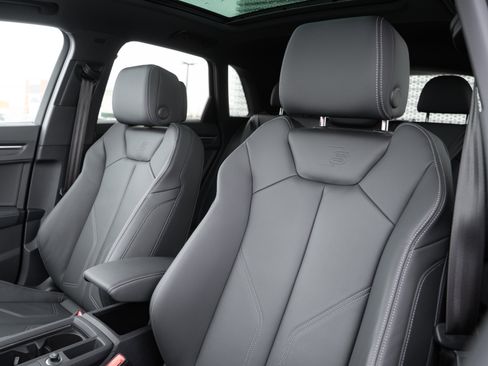 Certified 2024 Audi Q3 2.0T Premium image 23