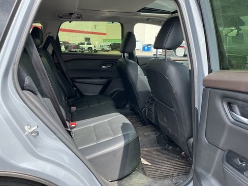 Used 2023 Nissan Rogue SL w/ SL Premium Package AWD/4WD image 3
