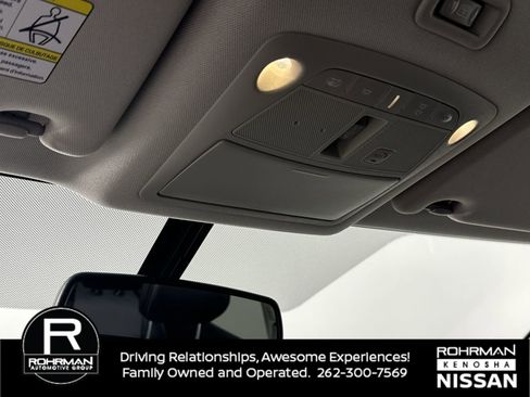 Used 2020 Nissan Pathfinder SL image 11