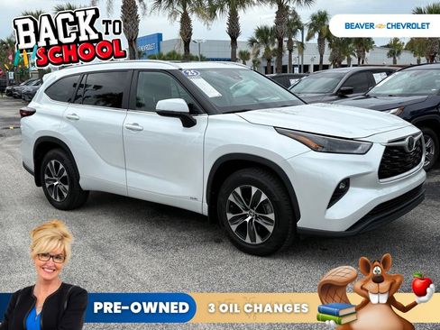Used 2025 Toyota Highlander XLE AWD/4WD image 9