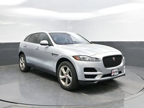 Used 2018 Jaguar F-PACE Premium AWD/4WD image 4