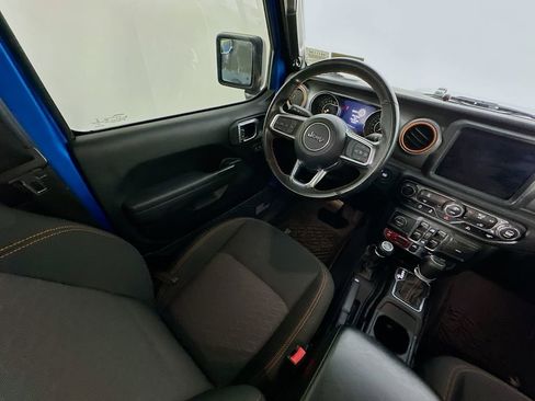 Used 2023 Jeep Gladiator Mojave AWD/4WD image 9