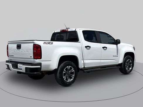 Used 2022 Chevrolet Colorado Z71 AWD/4WD image 3