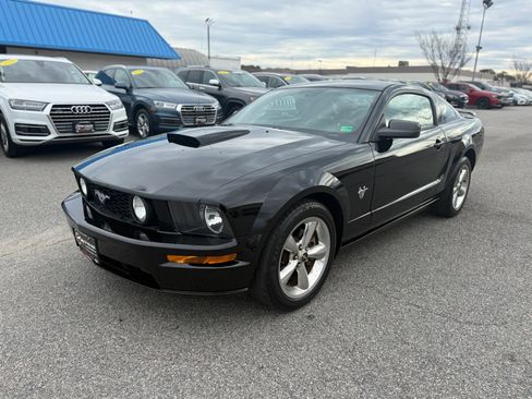 Used 2009 Ford Mustang GT Premium image 4