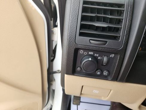 Used 2010 HUMMER H3T Luxury image 19