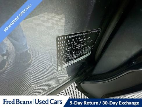 Used 2023 Volkswagen Tiguan SE image 33