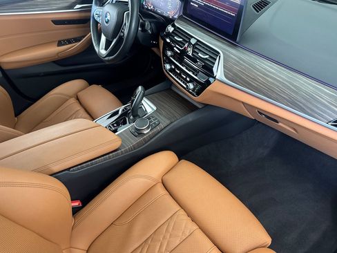 Used 2023 BMW 530i RWD image 34