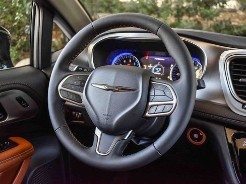 New 2026 Chrysler Pacifica Pinnacle w/ Trailer Tow Group image 15