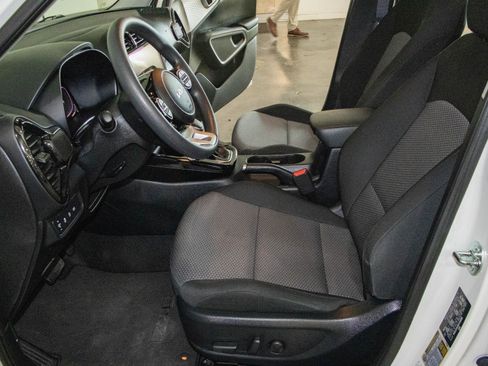 Used 2024 Kia Soul S image 8