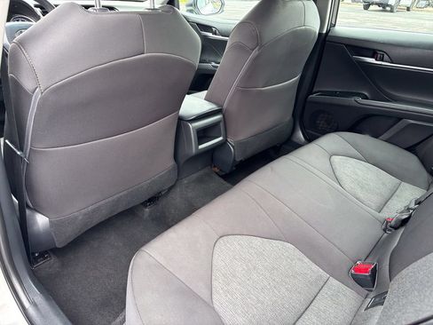 Used 2018 Toyota Camry LE FWD image 41