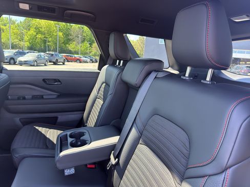 New 2026 Nissan Pathfinder Rock Creek AWD/4WD image 34