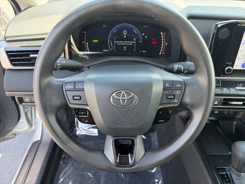 Used 2025 Toyota Camry LE FWD image 12