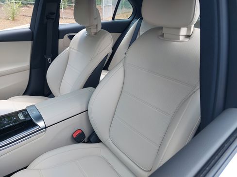 Used 2025 Mercedes-Benz C 300 Sedan image 17