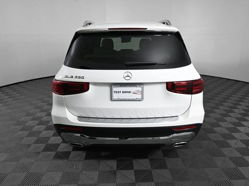 Certified 2025 Mercedes-Benz GLB 250 image 28